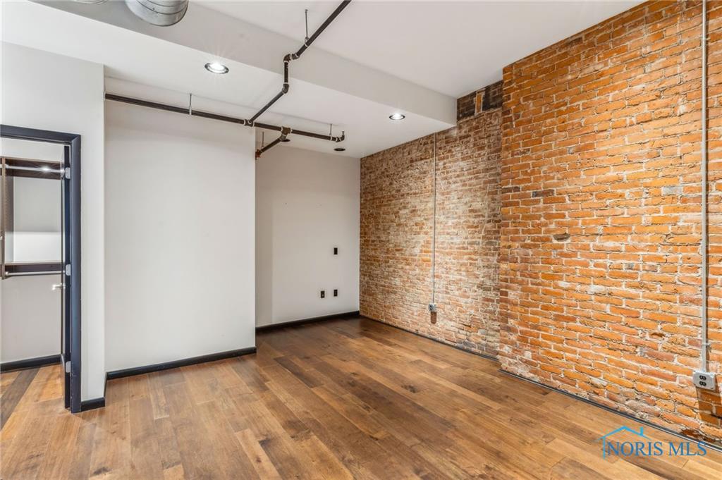 Image 29 For 235 Main Street