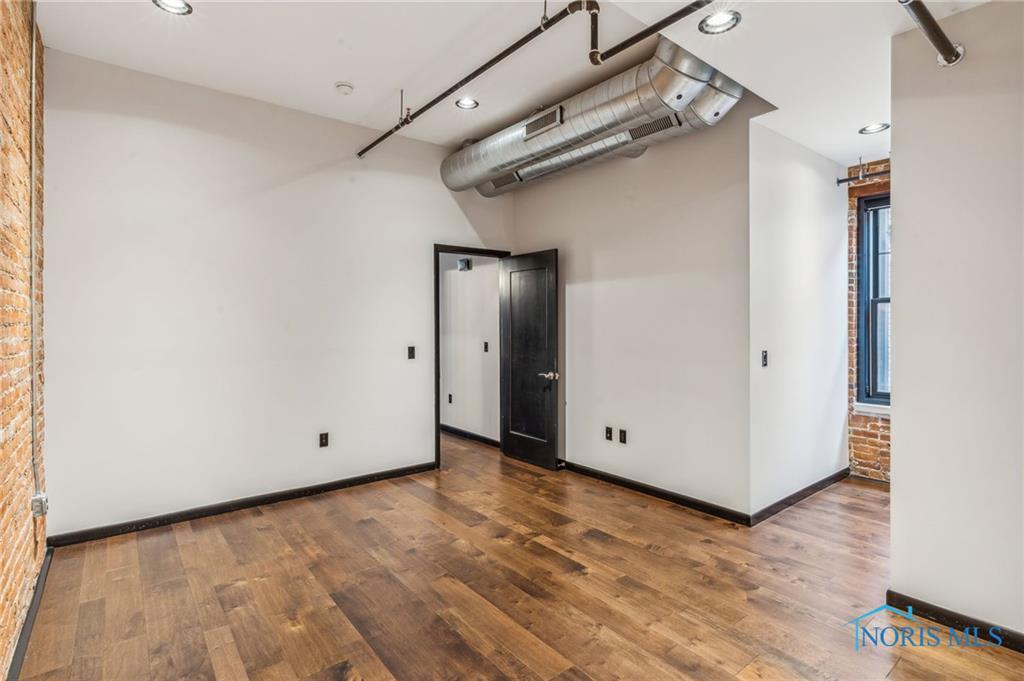 Image 30 For 235 Main Street