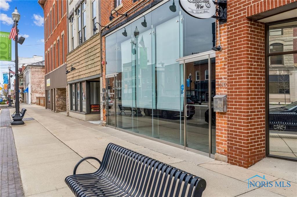 Image 37 For 235 Main Street