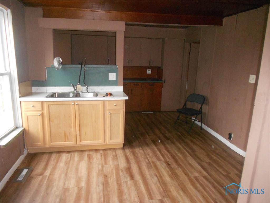 Image 12 For 678 Congress Street