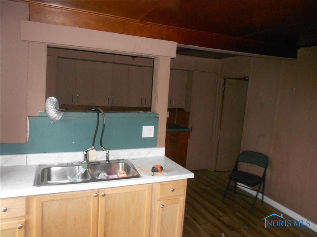 Image 13 For 678 Congress Street