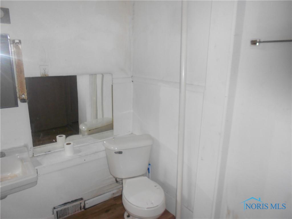 Image 18 For 678 Congress Street