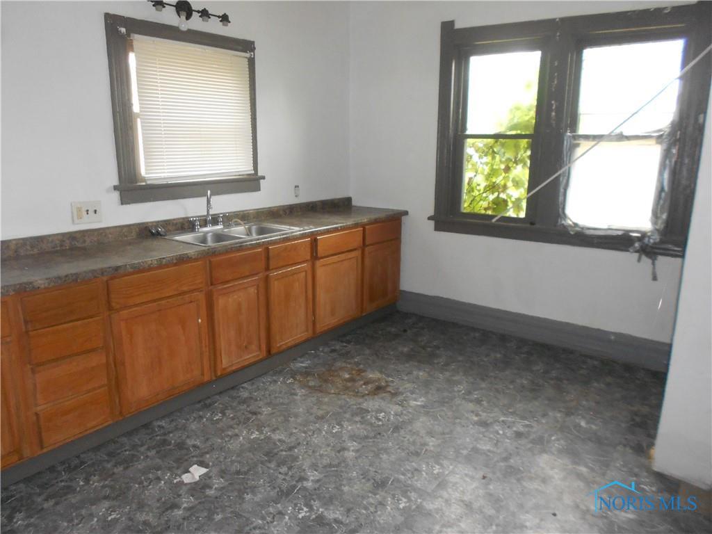 Image 7 For 258 Walbridge Avenue