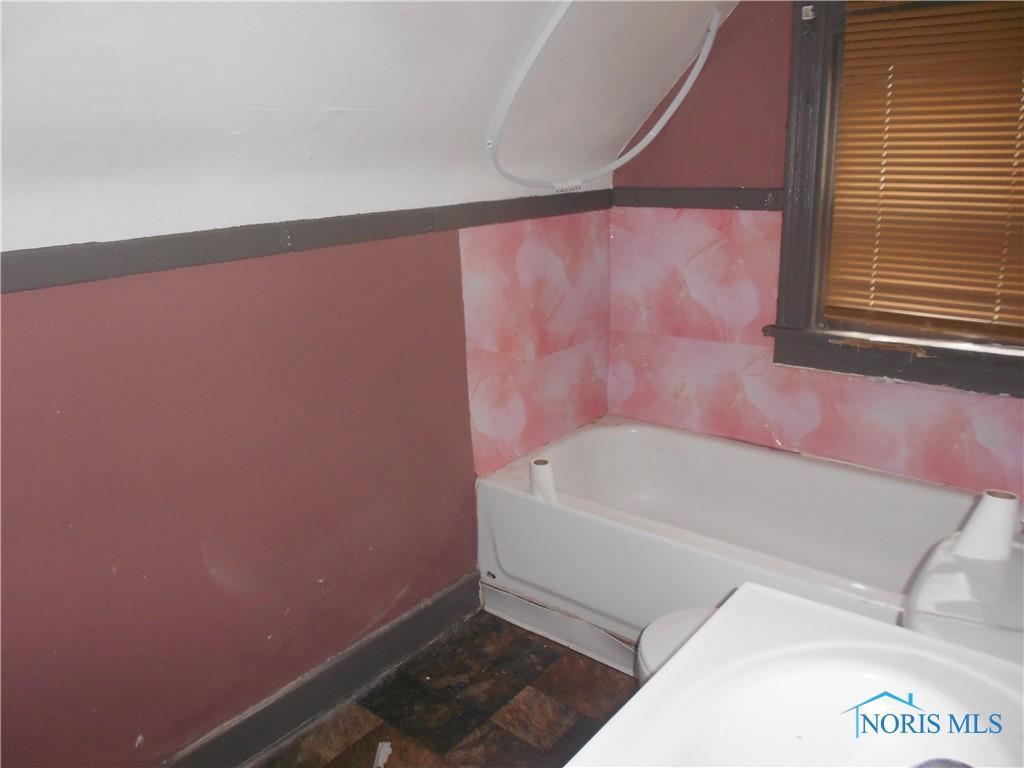 Image 9 For 258 Walbridge Avenue