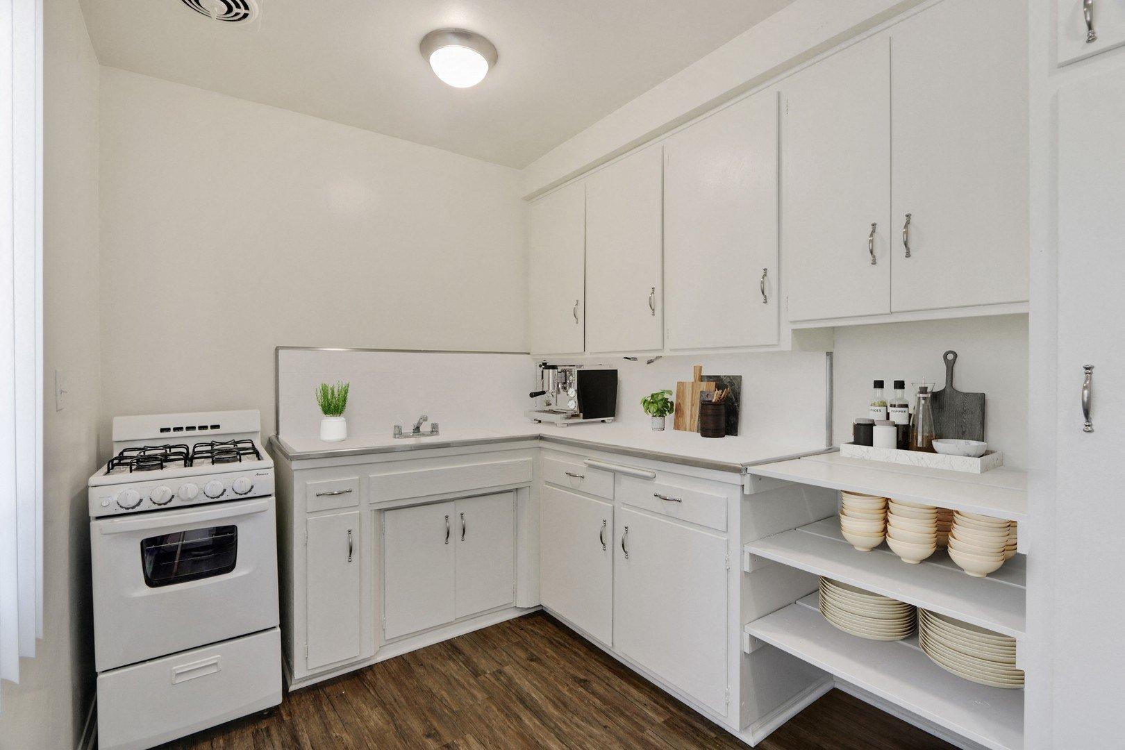 1717 Ocean Park Boulevard #23-08B, Santa Monica, CA - 2,095 USD/ month