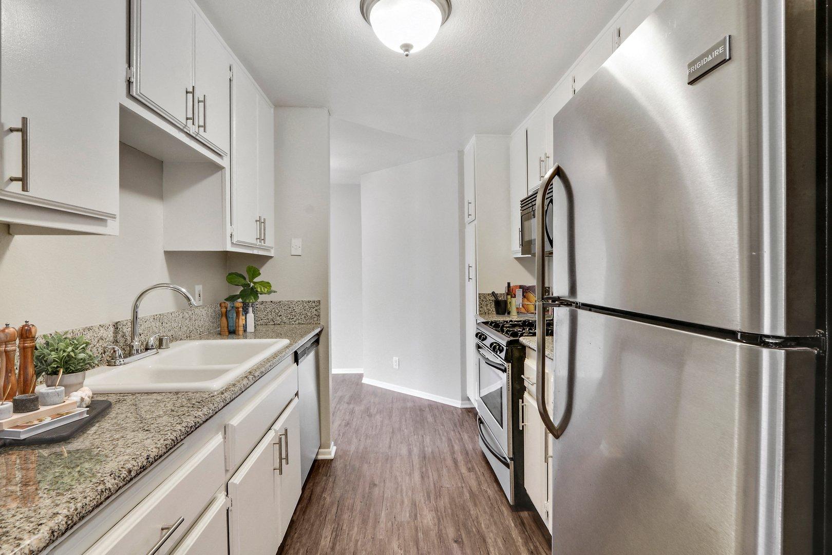 https://cdn.rentalbeast.com/listings/RCILS-1019103-02-1.jpg.rbm