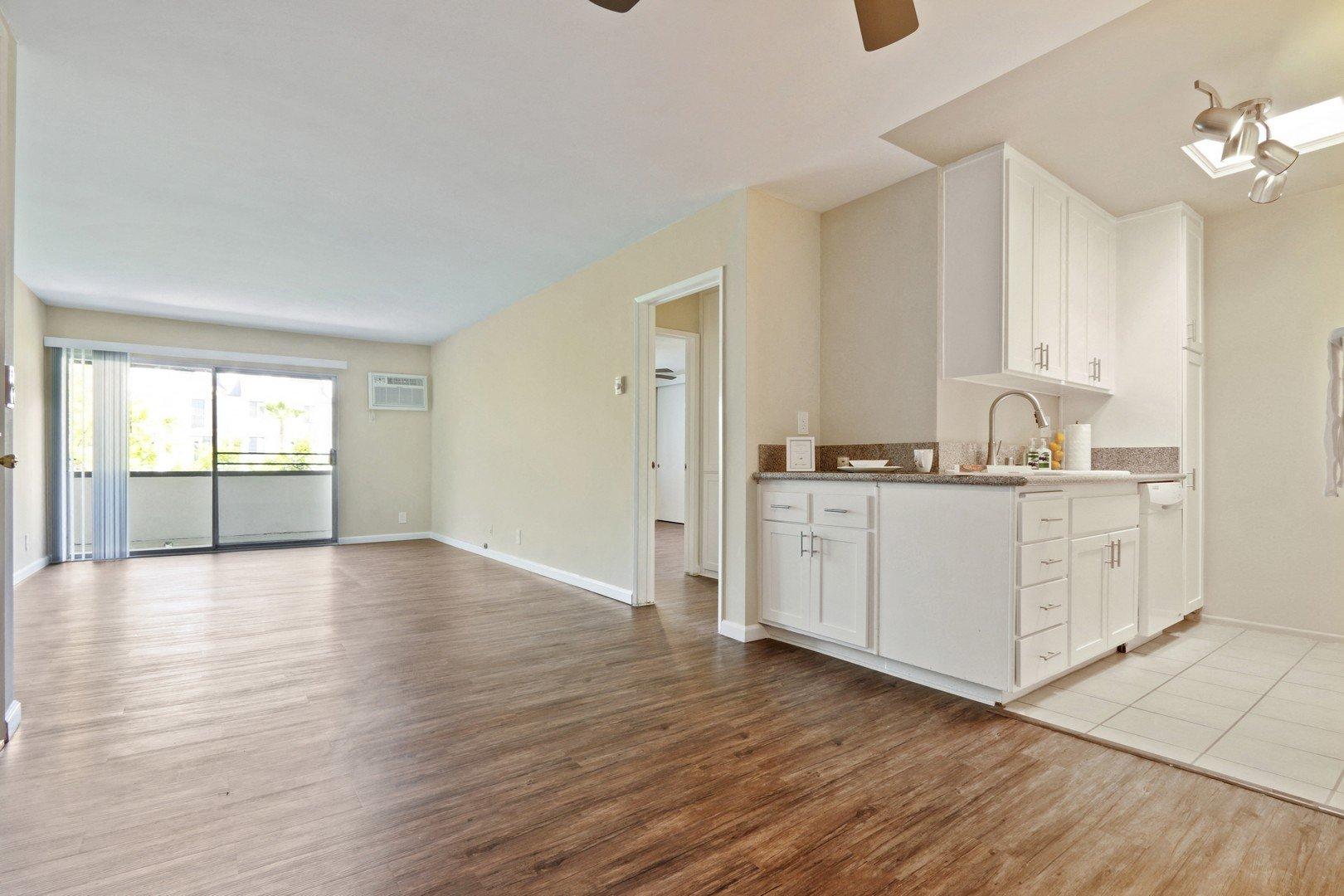 https://cdn.rentalbeast.com/listings/RCILS-1063545-121-1.jpg.rbm