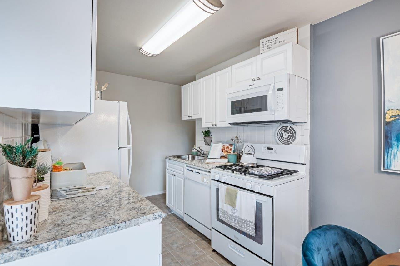 https://cdn.rentalbeast.com/listings/RCILS-2271430-5601-203-3.jpg.rbm