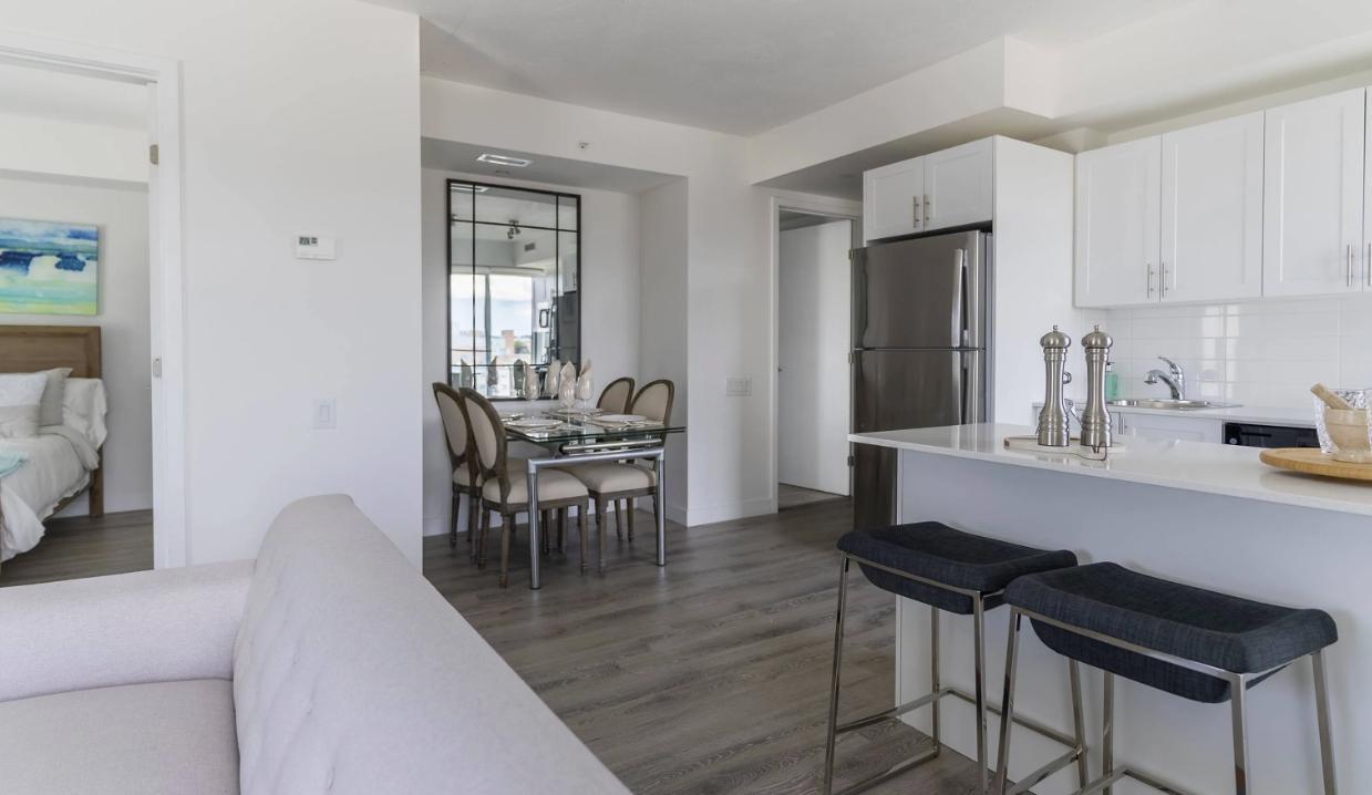 https://cdn.rentalbeast.com/listings/RCILS-3351653-713-1.jpg.rbm