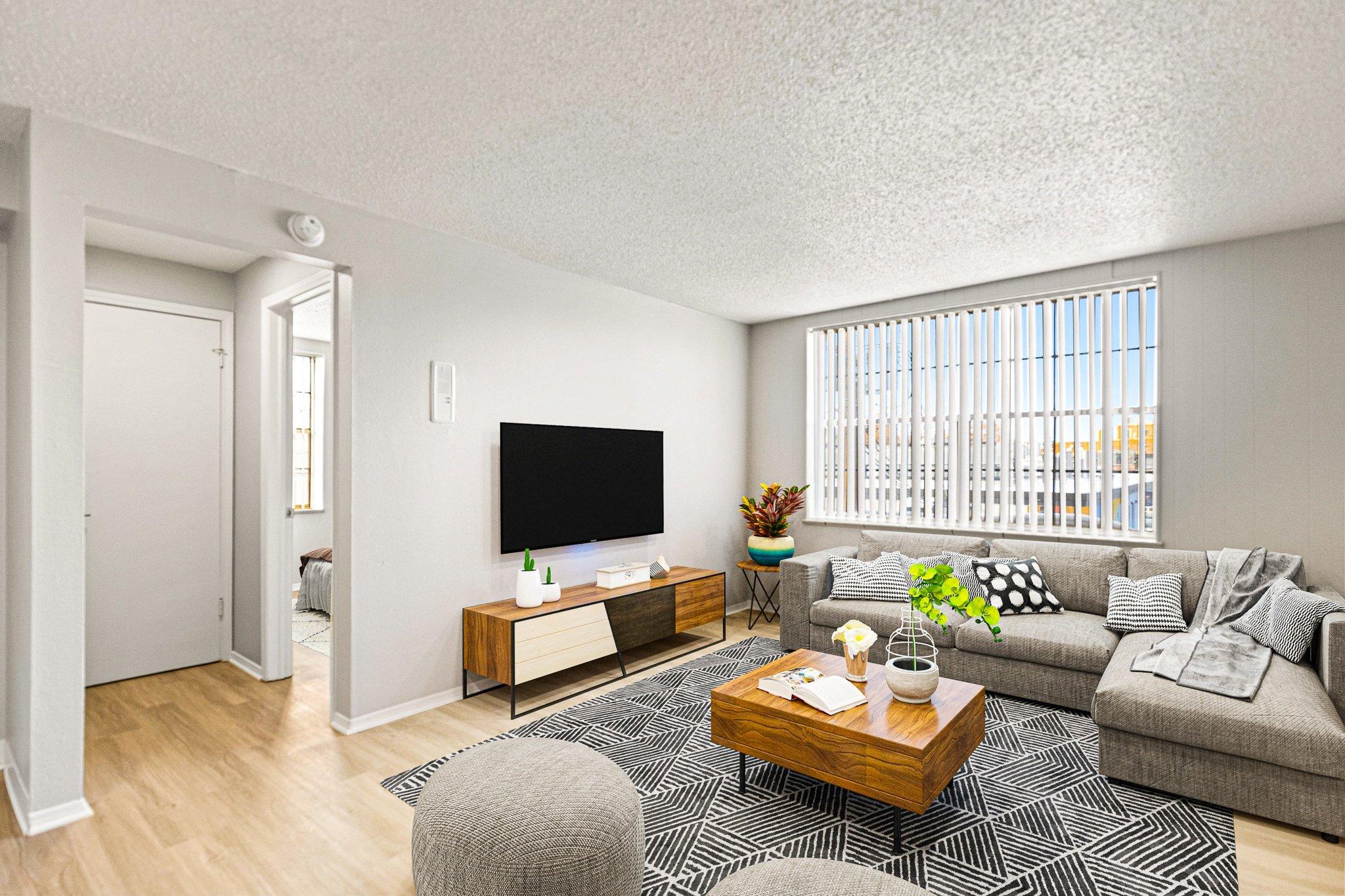 https://cdn.rentalbeast.com/listings/RCILS-3932165-409-0.jpg.rbm