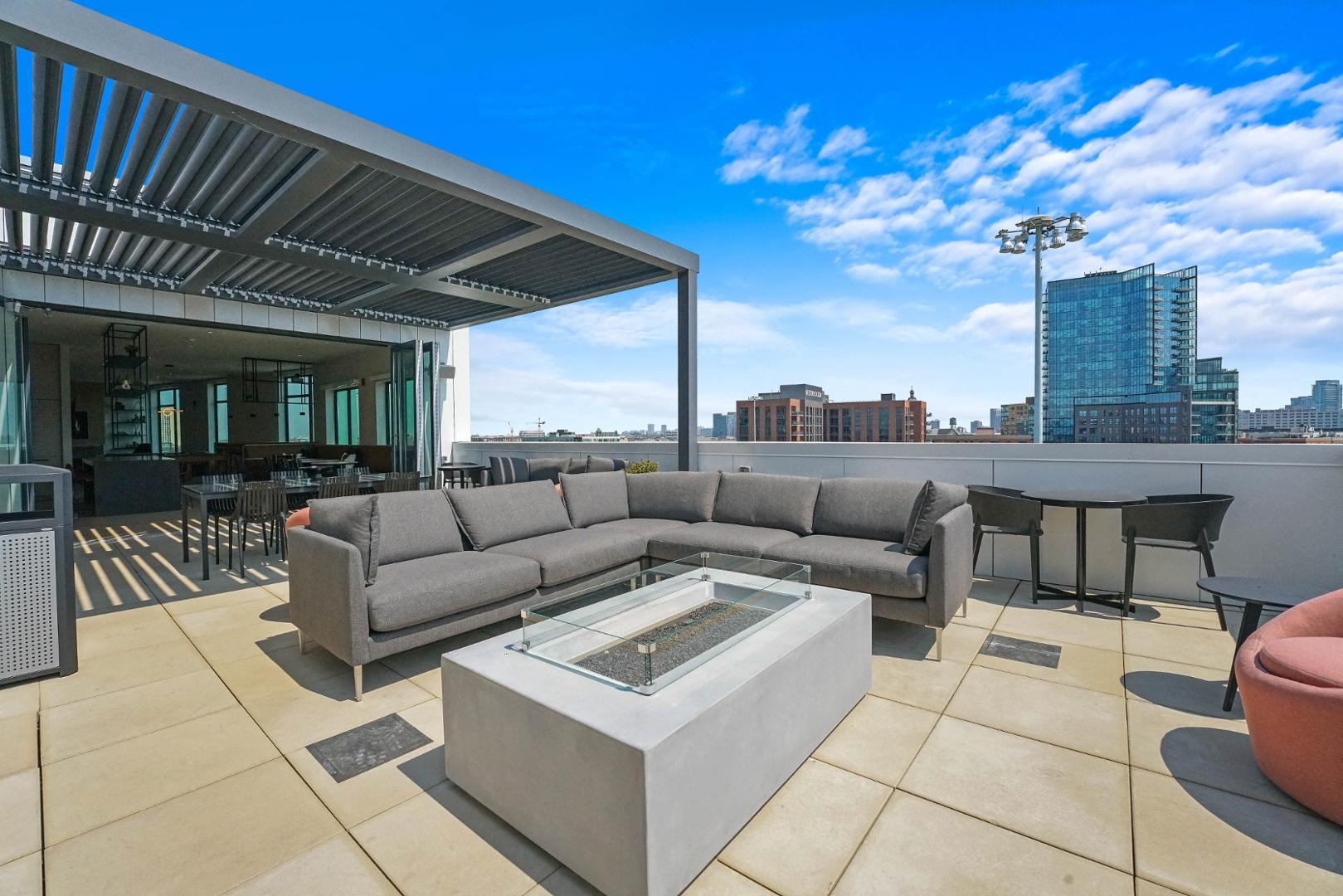 https://cdn.rentalbeast.com/listings/RCILS-4930176-606-3.jpg.rbm
