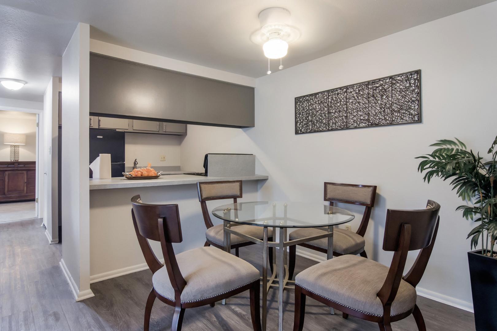 https://cdn.rentalbeast.com/listings/RCILS-5083387-1235-0.jpg.rbm