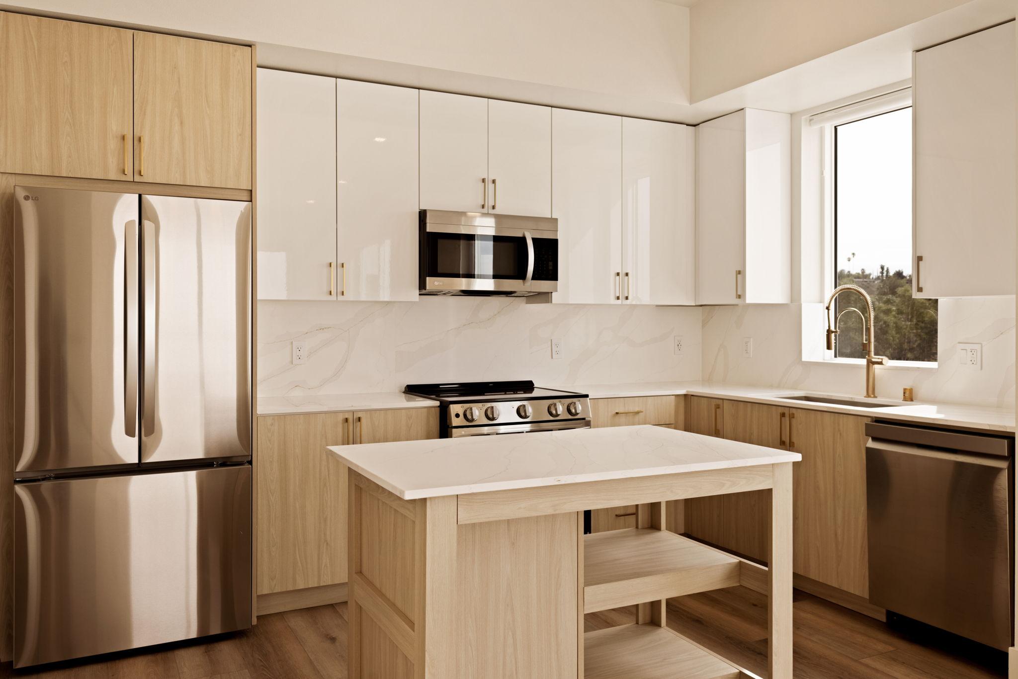 https://cdn.rentalbeast.com/listings/RCILS-5589364-576-1.jpg.rbm