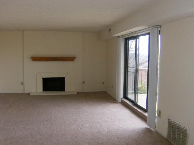 3811 Glen Eagles Boulevard, Uniontown, OH - 1,100 USD/ month