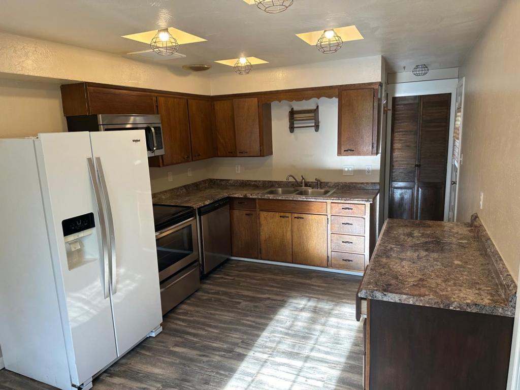 https://cdn.rentalbeast.com/listings/RENTEC-RENTEC59427560-2.jpg.rbm