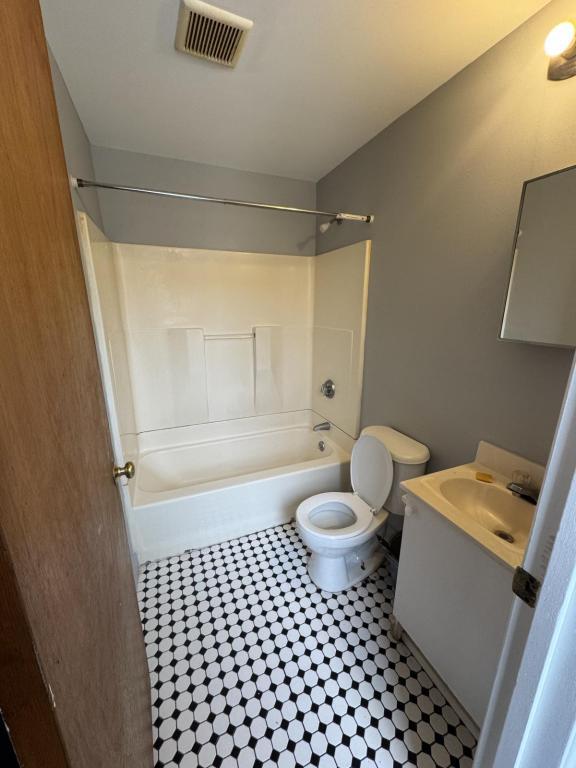 https://cdn.rentalbeast.com/listings/RENTEC-RENTEC59548384-2.jpg.rbm