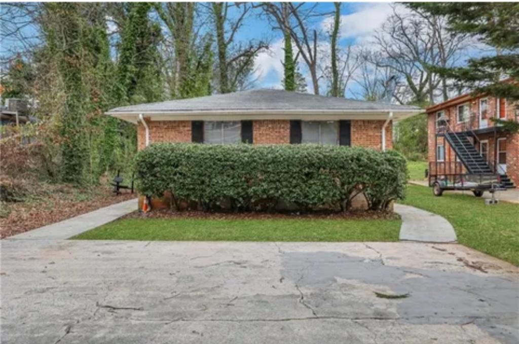 1275 E Washington Ave - 1,350USD / month