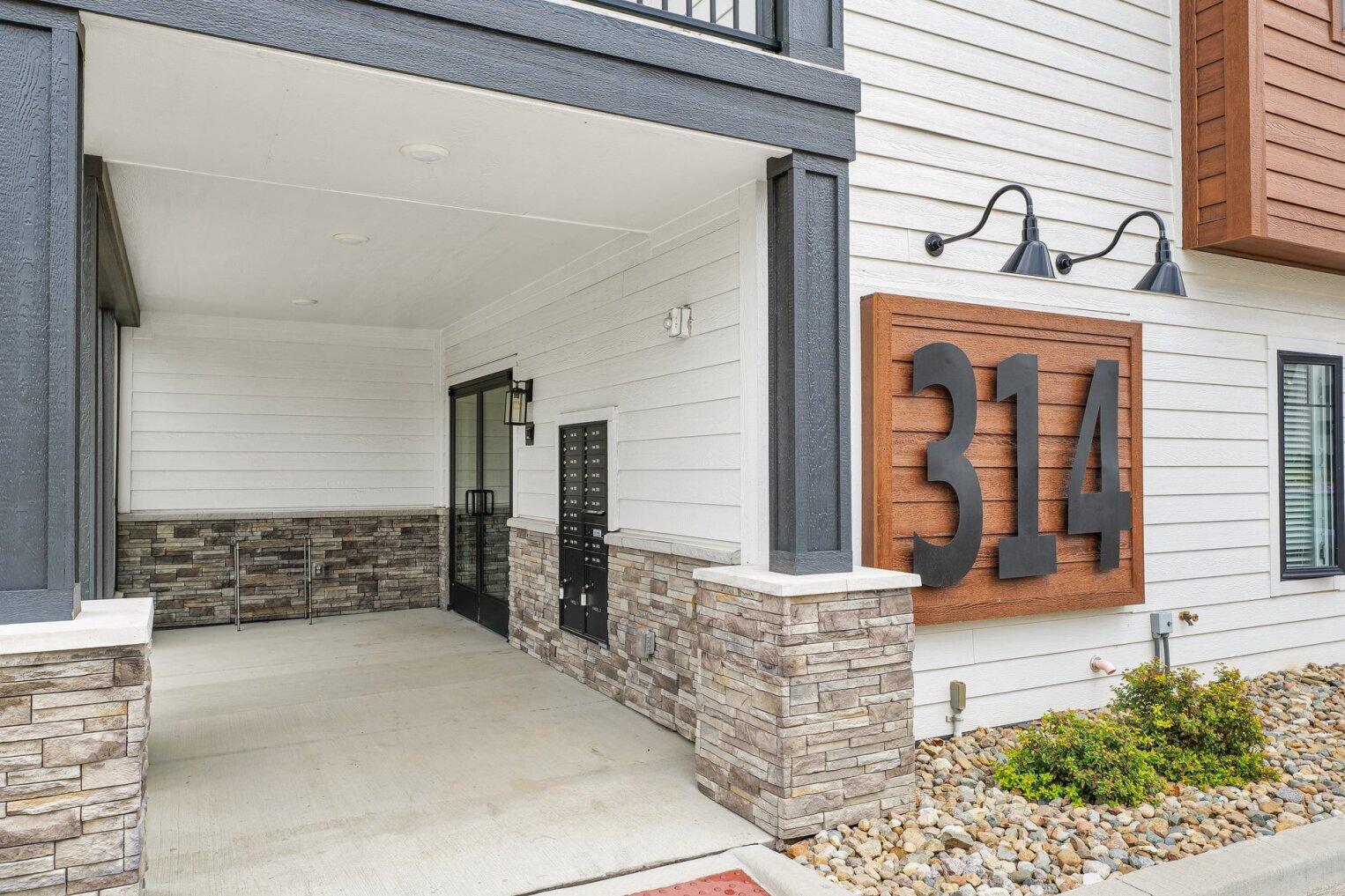 314 South State Street #101 - 1,450USD / month