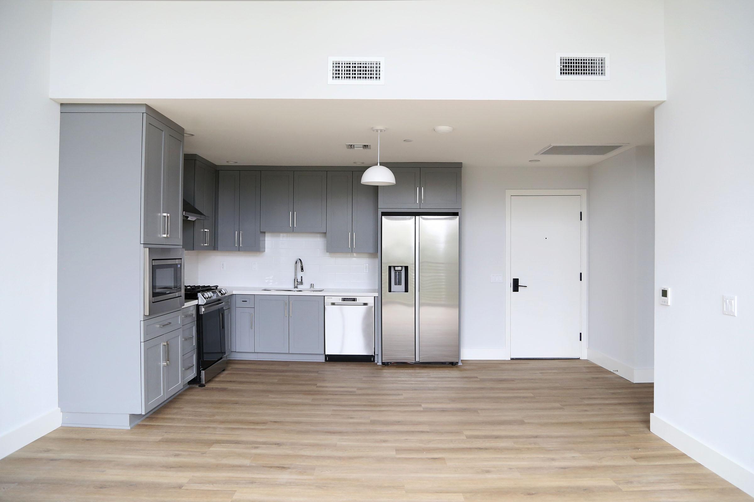 101 South Chapel Avenue #407 - 3,650USD / month