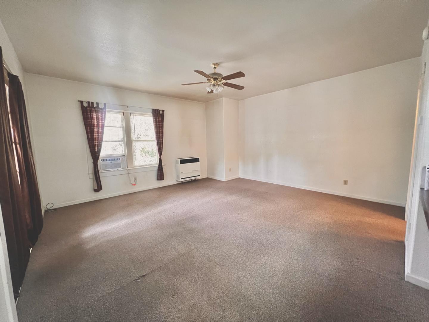 41 West Saint Charles Street - 1,075USD / month