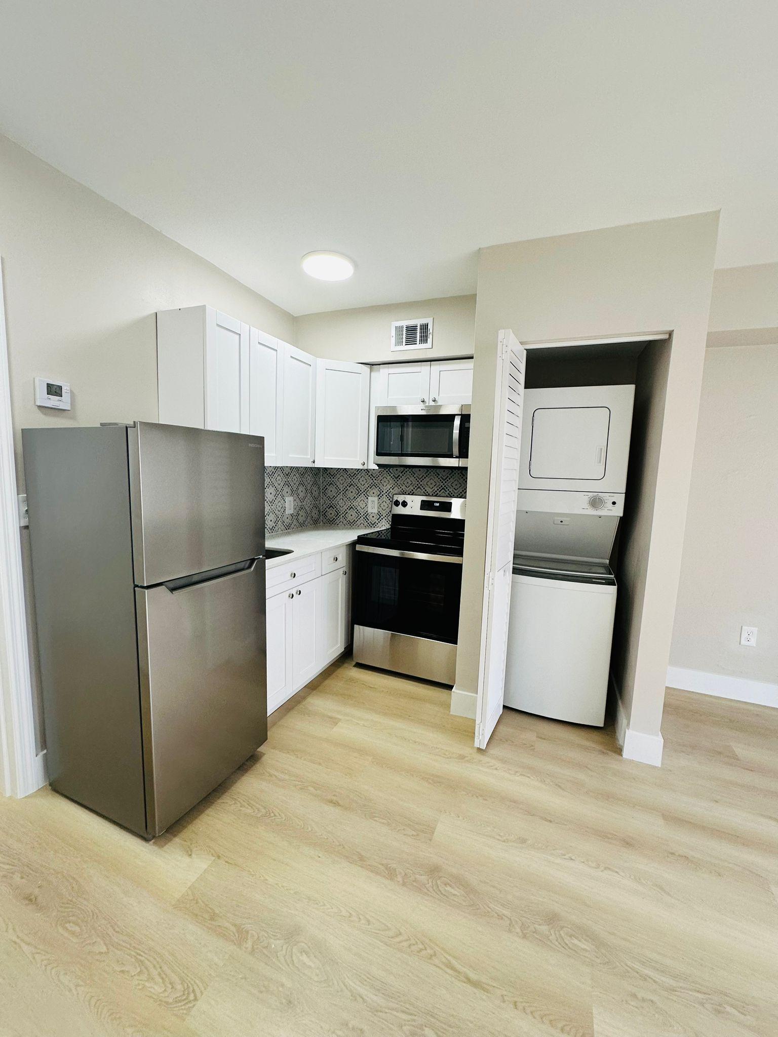 2940 W Flagler St - 1,800USD / month