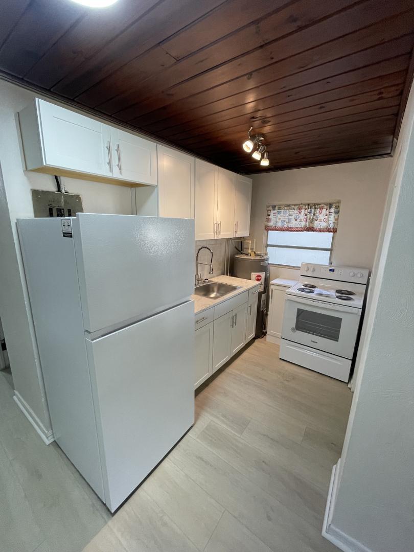 702 North 8th Street, Haines City, FL - 945 USD/ month