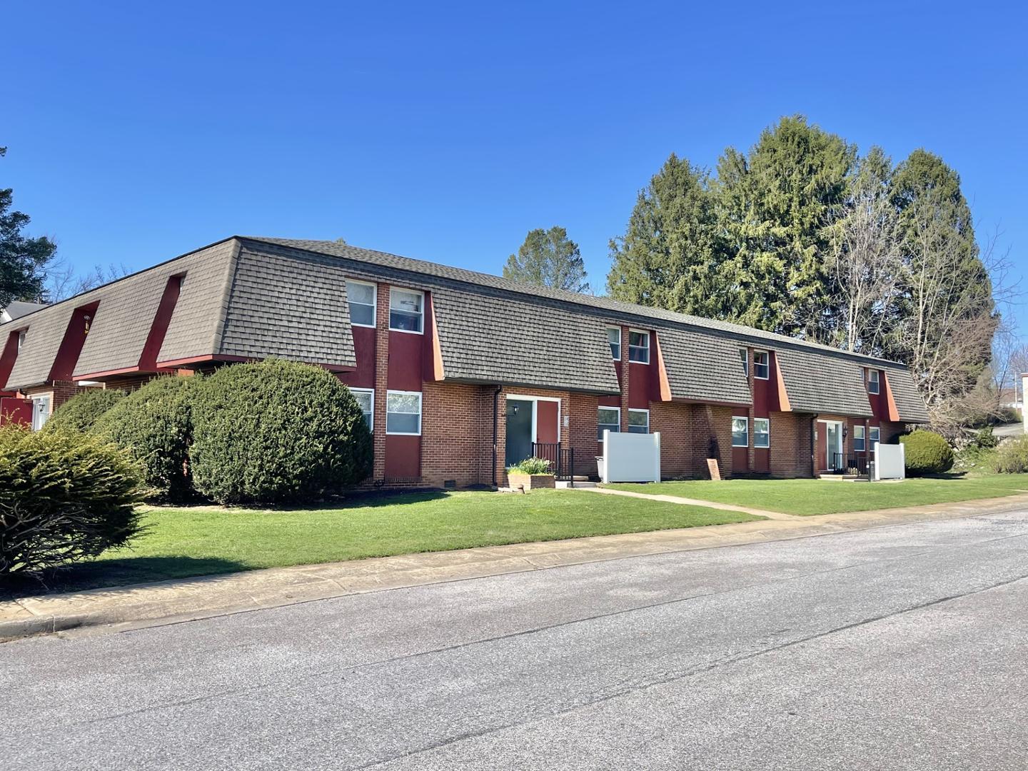 35 East Boundary Avenue - 1,095USD / month