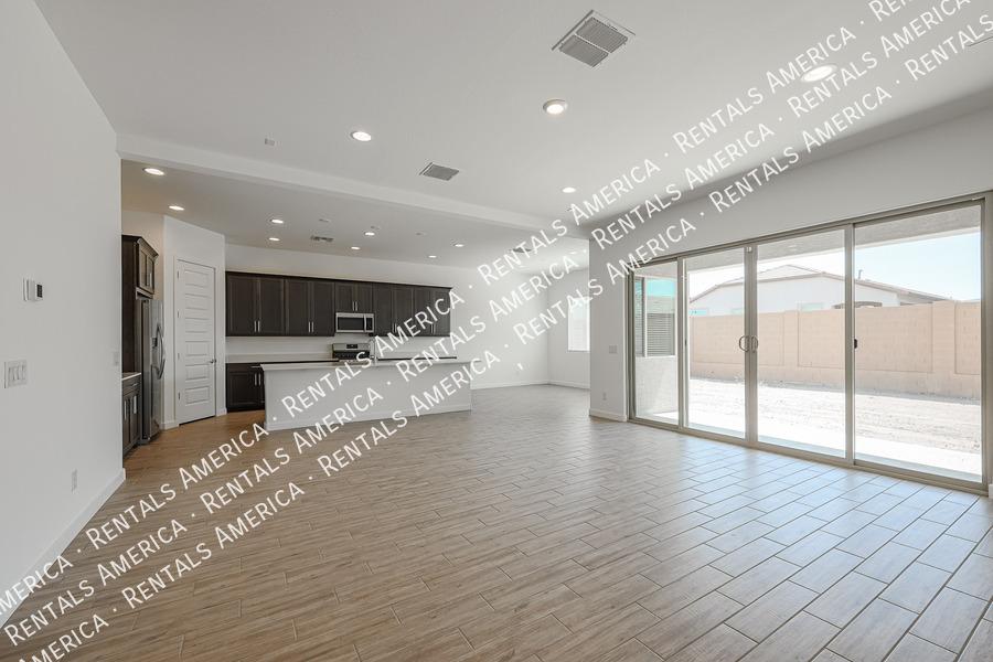 https://cdn.rentalbeast.com/listings/SHOWMOJO-0417de40b7-3.jpg.rbm