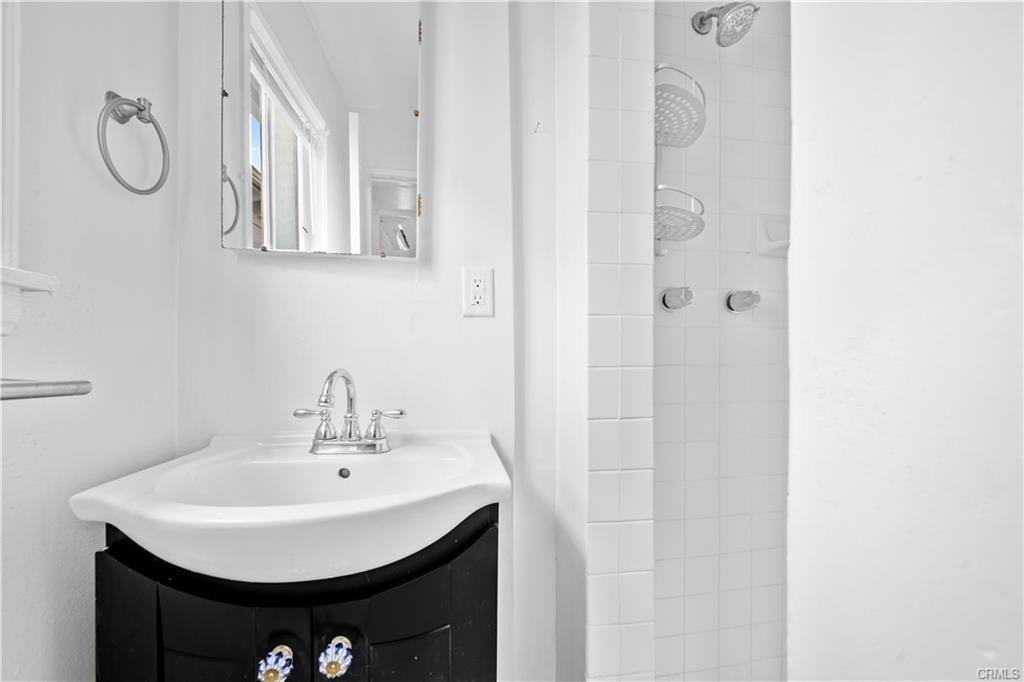 https://cdn.rentalbeast.com/listings/SHOWMOJO-04a3a080ab-3.jpg.rbm