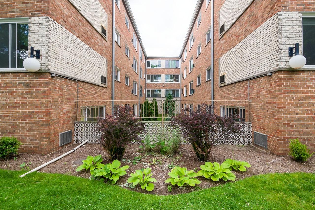 https://cdn.rentalbeast.com/listings/SHOWMOJO-0802e9c0dd-1.jpg.rbm