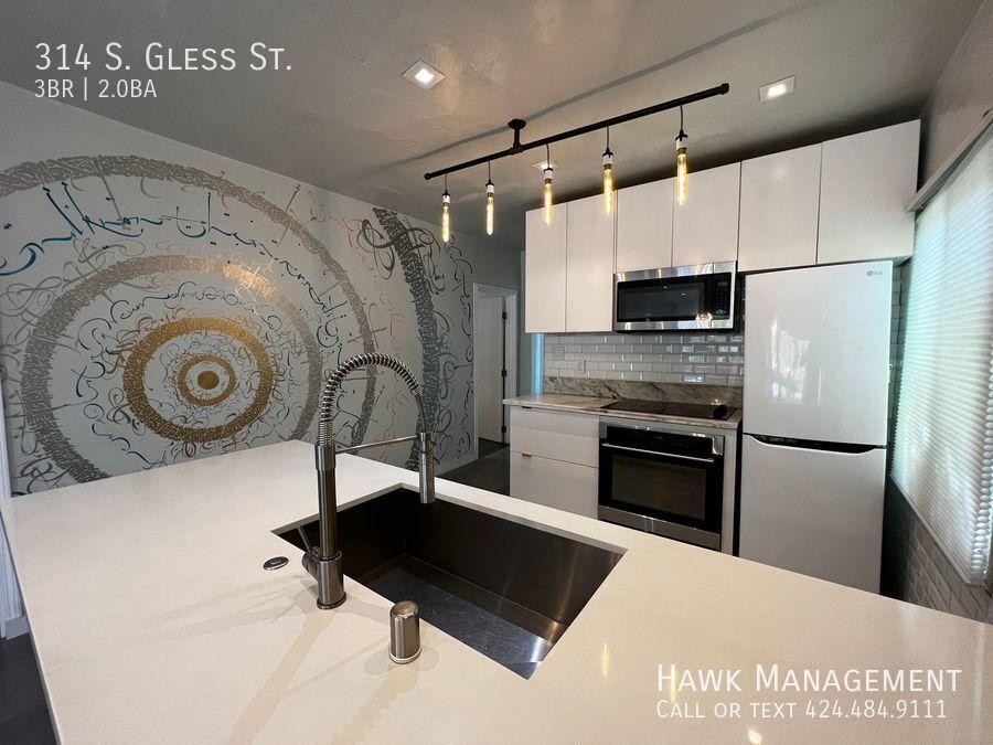 314 S Gless St - 3,600USD / month