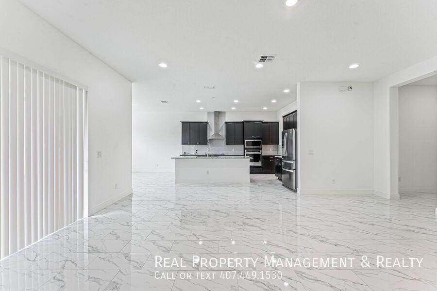 https://cdn.rentalbeast.com/listings/SHOWMOJO-10166950d5-2.jpg.rbm