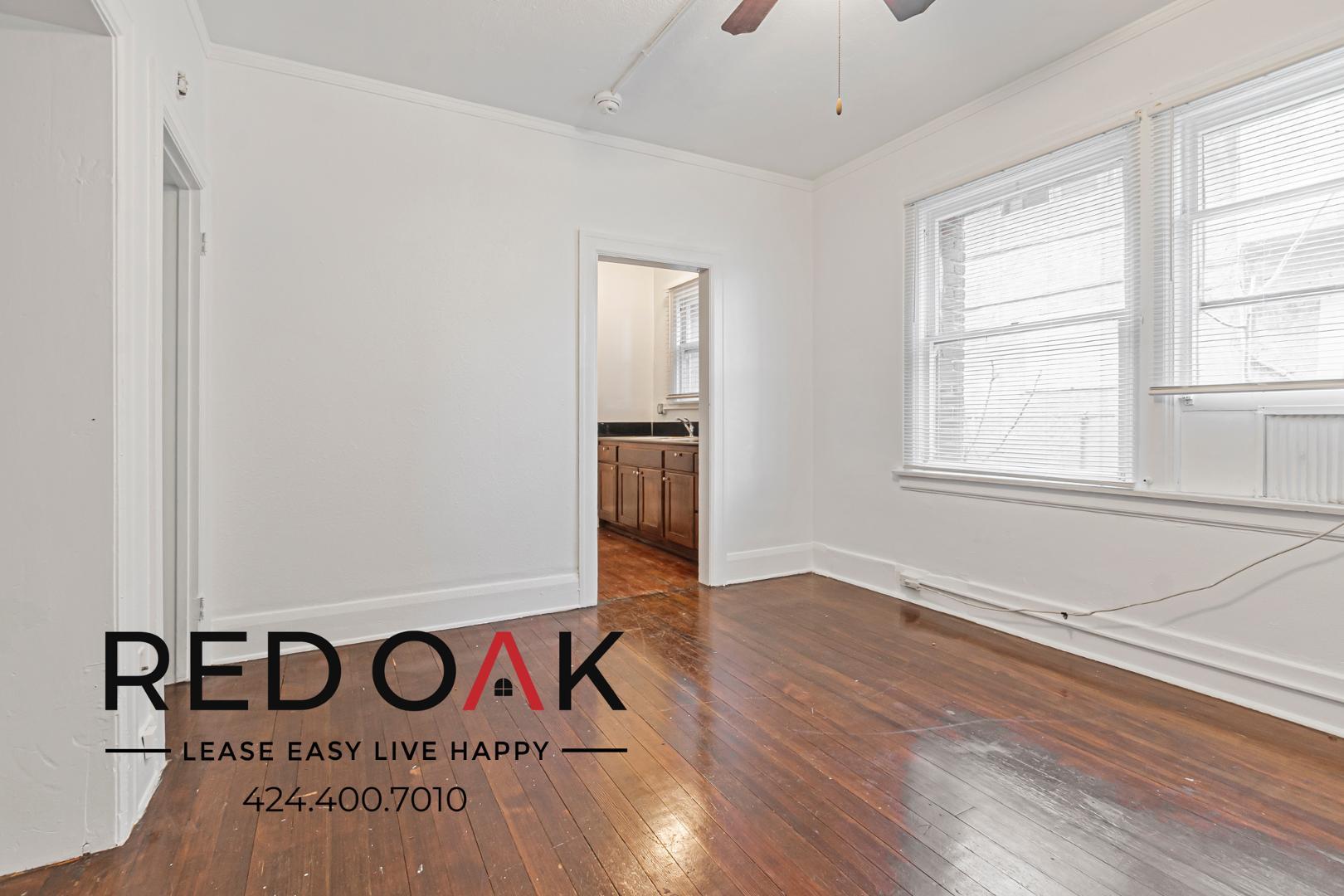 1021 S Park View St #104 - 1,421USD / month