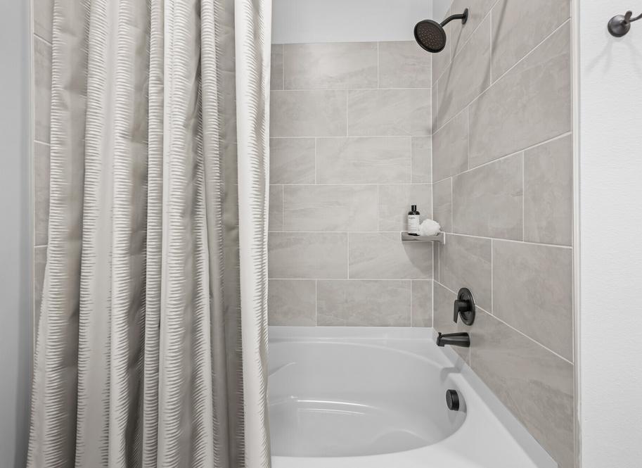 https://cdn.rentalbeast.com/listings/SHOWMOJO-2aa16de0de-2.jpg.rbm