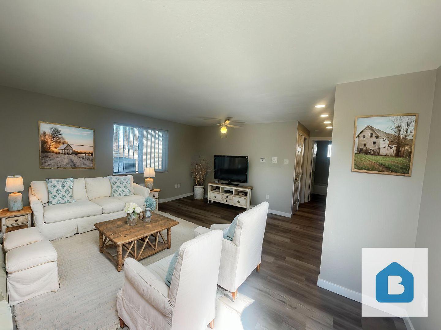 https://cdn.rentalbeast.com/listings/SHOWMOJO-35a9f4701a-2.jpg.rbm