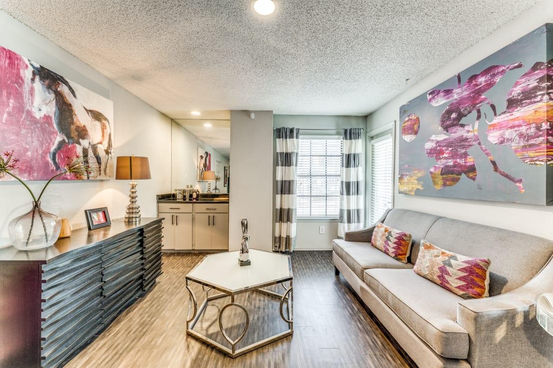 https://cdn.rentalbeast.com/listings/SHOWMOJO-36ea1cc0e3-3.jpg.rbm