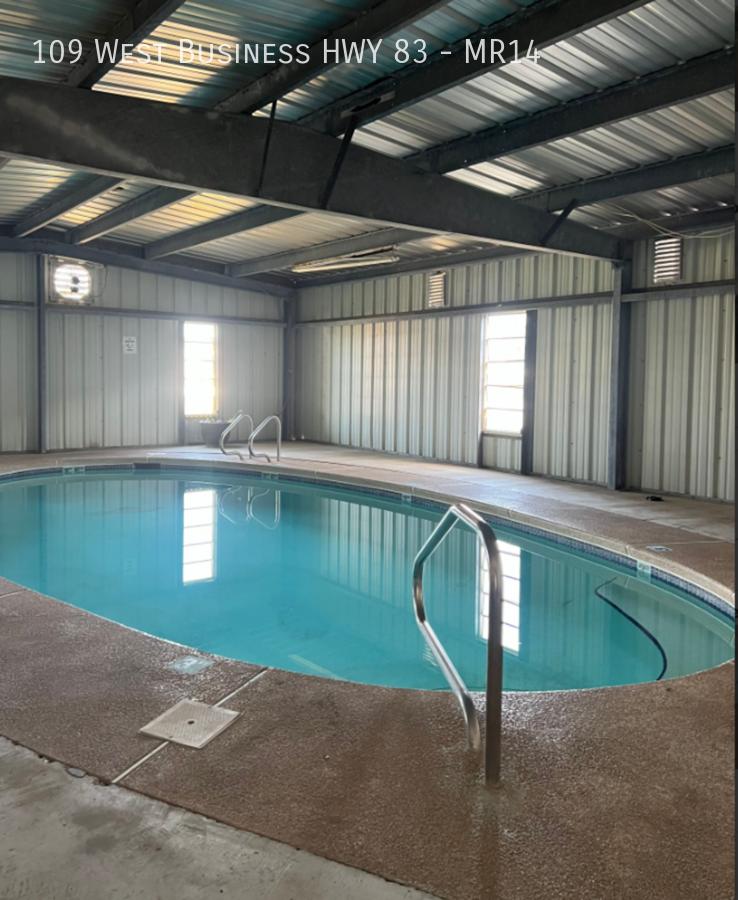https://cdn.rentalbeast.com/listings/SHOWMOJO-424a88b0d2-3.jpg.rbm
