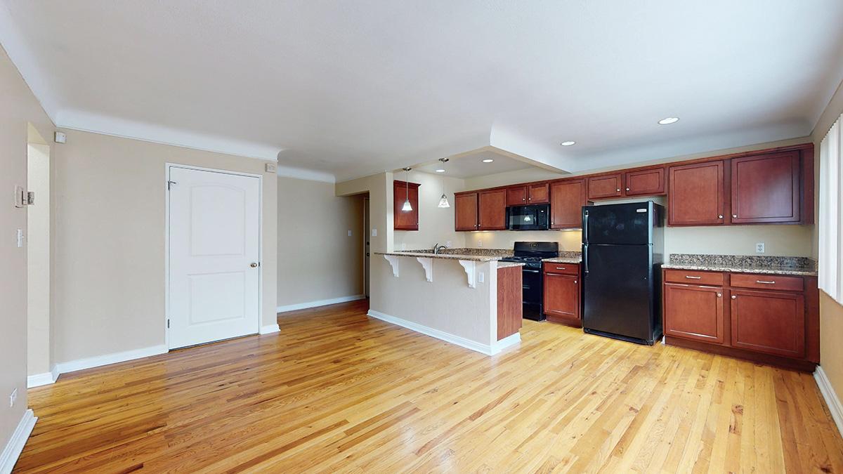 https://cdn.rentalbeast.com/listings/SHOWMOJO-58a4bfd0c7-0.jpg.rbm