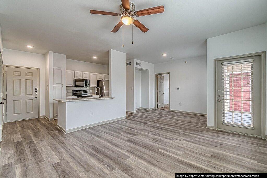 https://cdn.rentalbeast.com/listings/SHOWMOJO-6e71152084-3.jpg.rbm