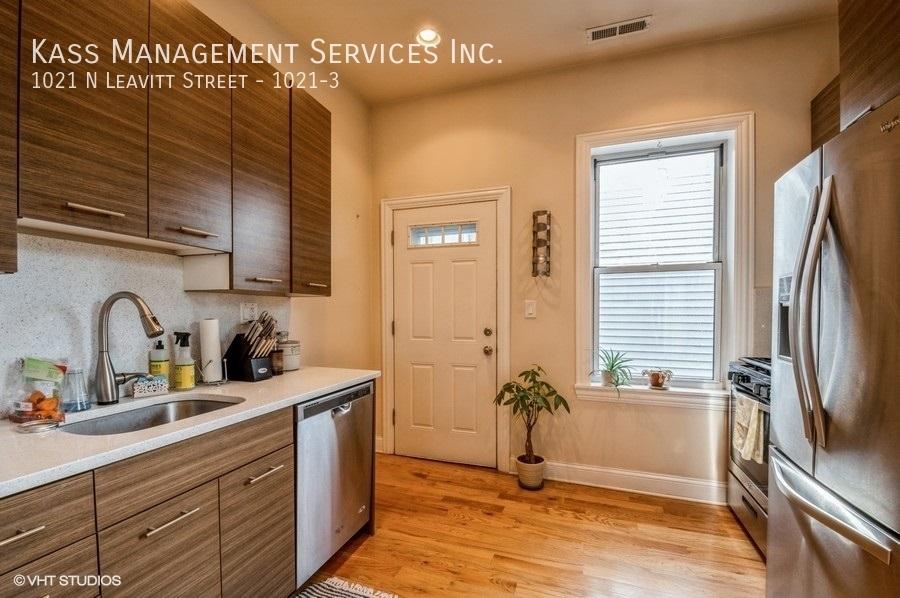https://cdn.rentalbeast.com/listings/SHOWMOJO-773dbd90e4-1.jpg.rbm