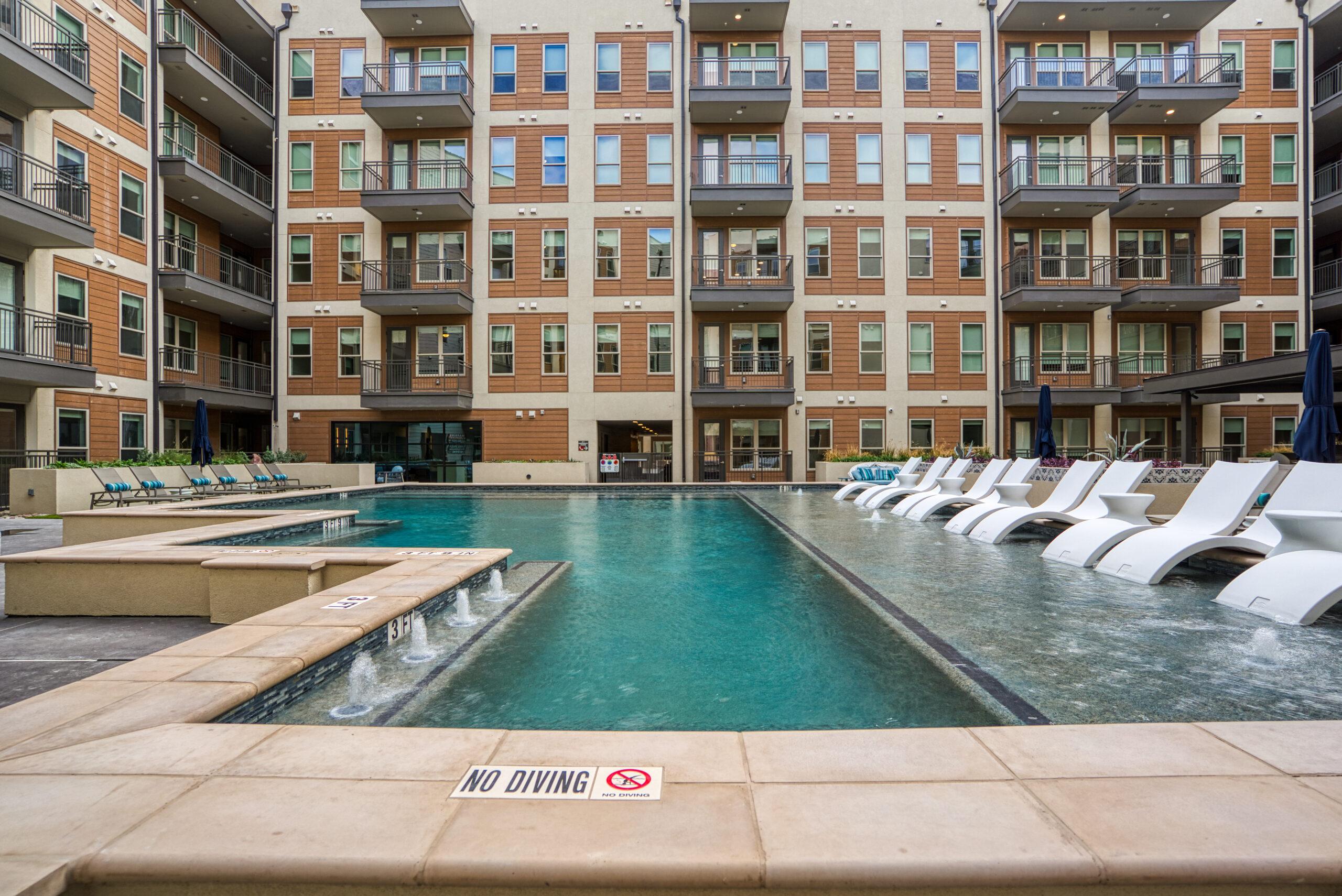 https://cdn.rentalbeast.com/listings/SHOWMOJO-8188eb70f5-0.jpg.rbm