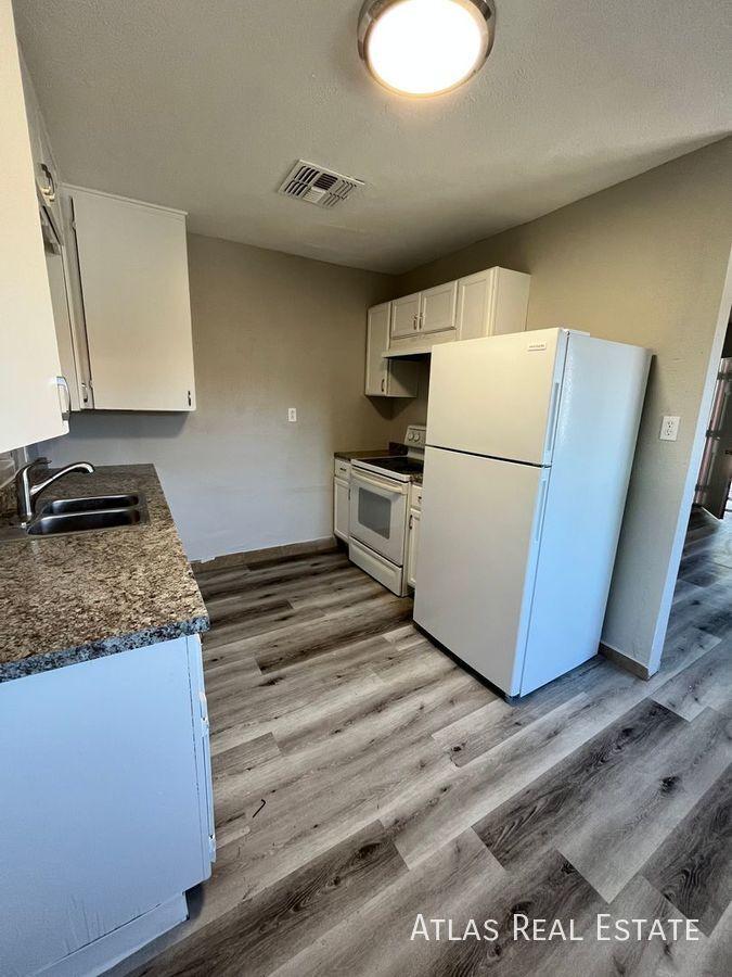 https://cdn.rentalbeast.com/listings/SHOWMOJO-961451f08c-2.jpg.rbm