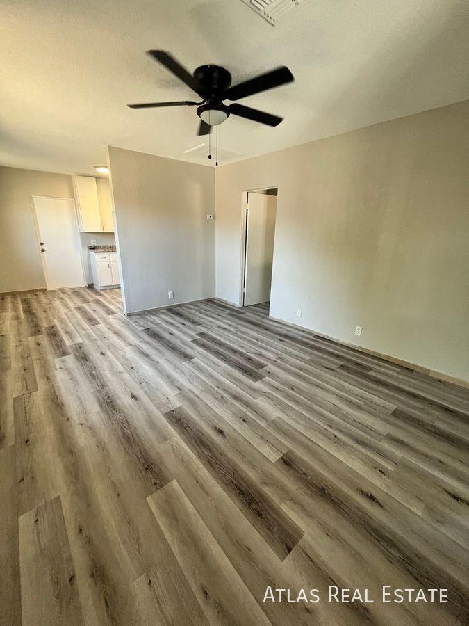 https://cdn.rentalbeast.com/listings/SHOWMOJO-961451f08c-3.jpg.rbm