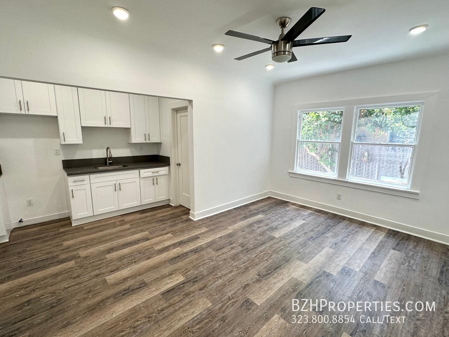 1326 Mariposa Ave #104 - 2,400USD / month