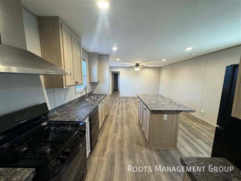 https://cdn.rentalbeast.com/listings/SHOWMOJO-b8ad3920be-1.jpg.rbm