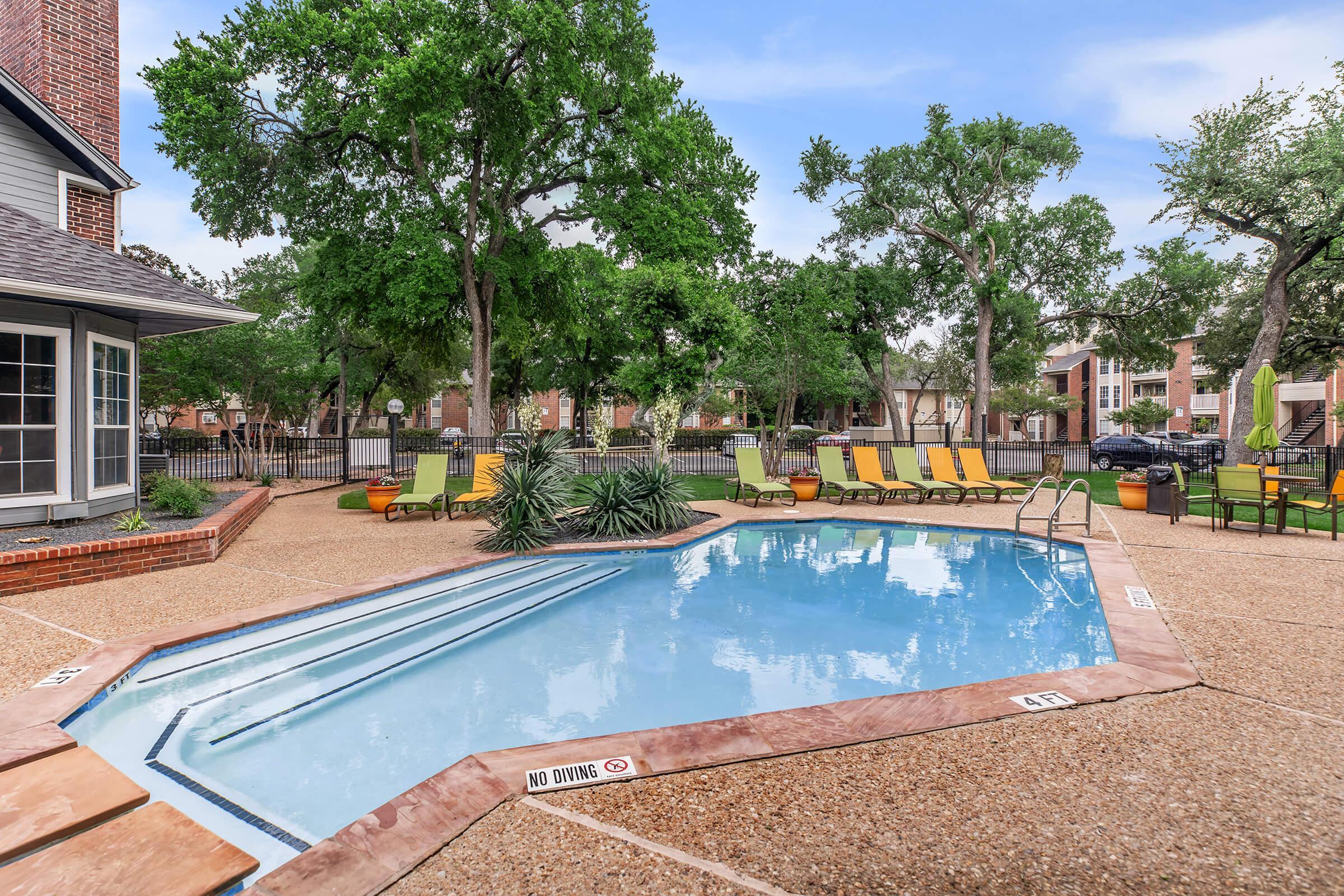 https://cdn.rentalbeast.com/listings/SHOWMOJO-c2a9fc107a-0.jpg.rbm