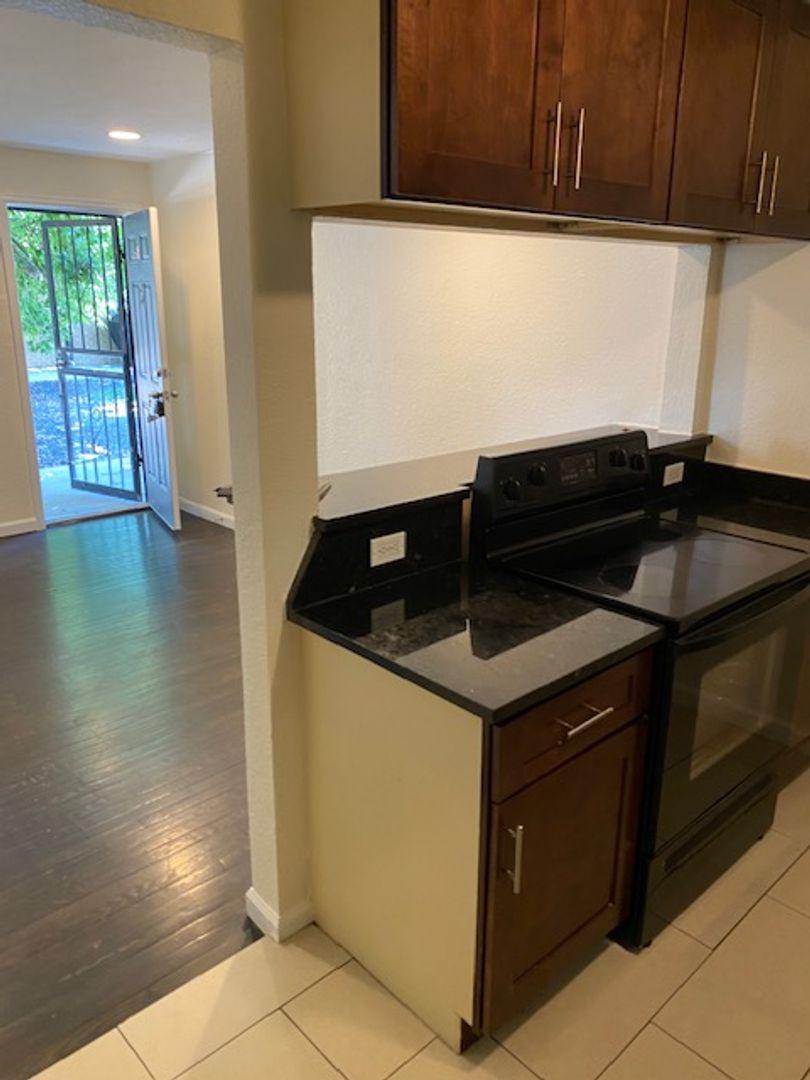 https://cdn.rentalbeast.com/listings/SHOWMOJO-e5166c30cb-1.jpg.rbm