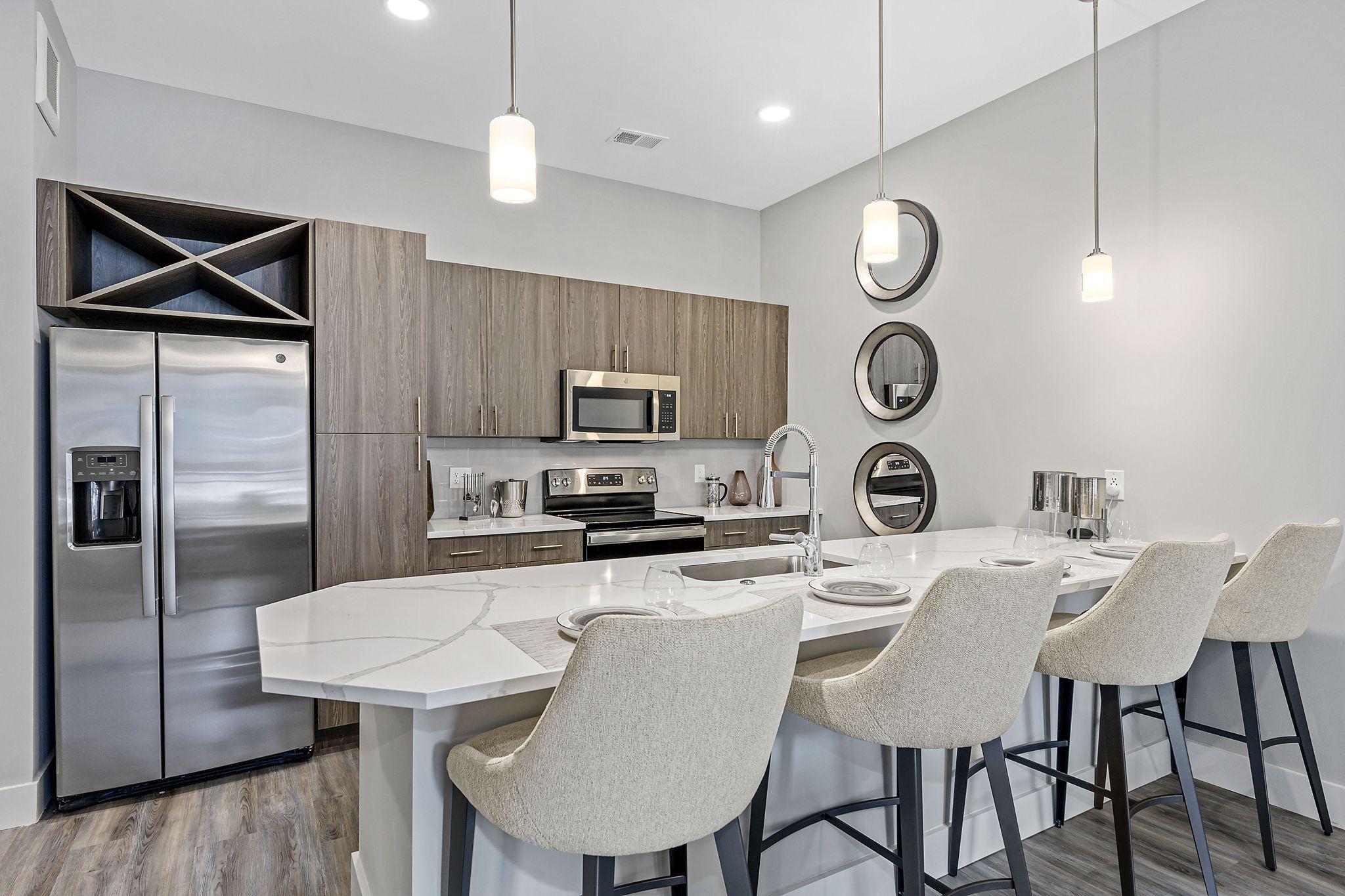 https://cdn.rentalbeast.com/listings/SPHEREXX-6115441318-3.jpg.rbm