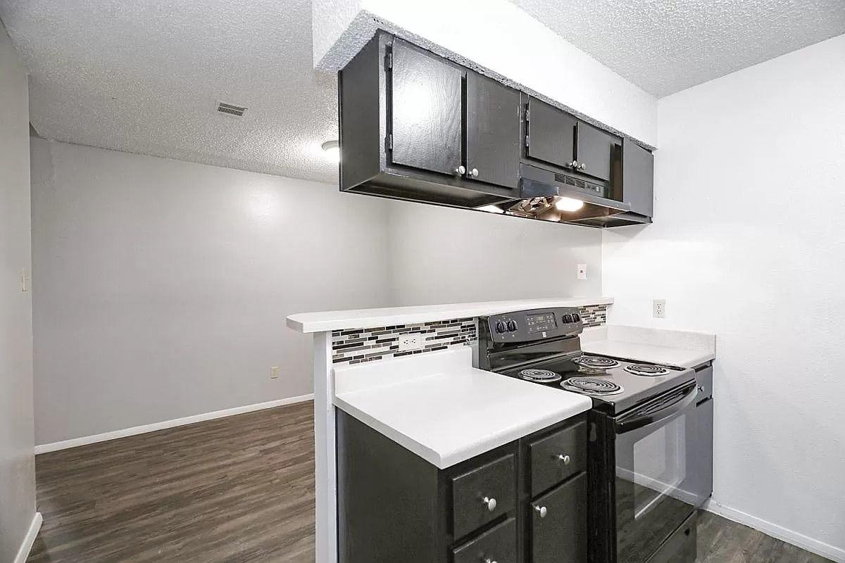 https://cdn.rentalbeast.com/listings/SPHEREXX-6411495112-2.jpg.rbm