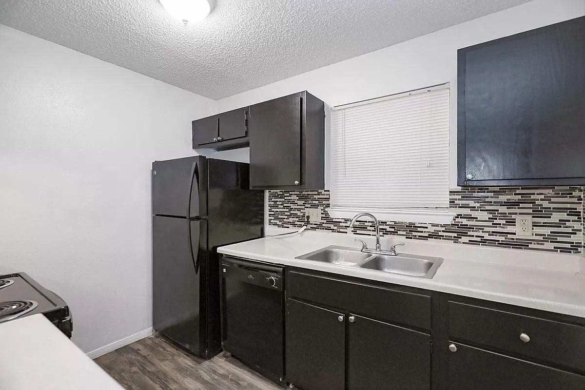 https://cdn.rentalbeast.com/listings/SPHEREXX-6411495112-3.jpg.rbm